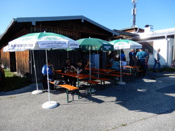 Brotzeit auf dem Gelnde